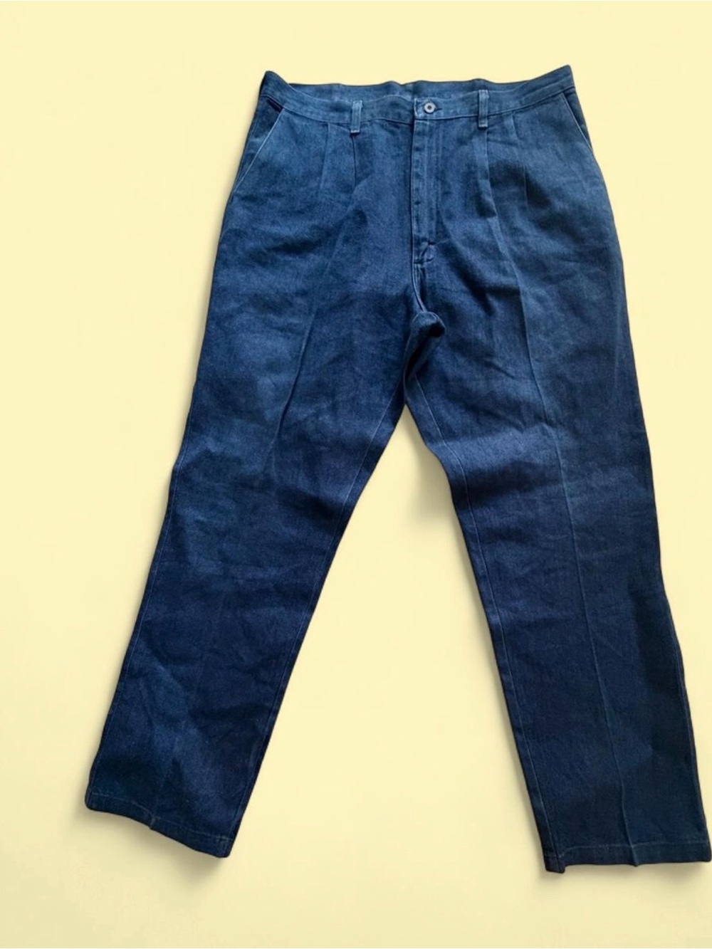 Vintage 90s Wrangler Riata Men's Relaxed Pleated Jeans in Dark Blue